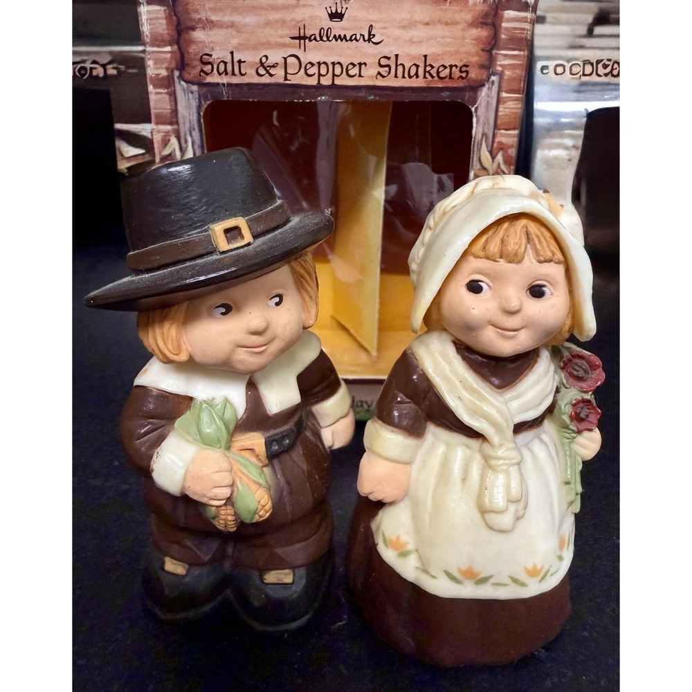 Vintage 1980s Hallmark Thanksgiving Salt & Pepper Shakers PILGRIM Set In Box